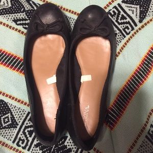 Black flats with bow